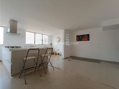 Apartamento de 3 alcobas en venta en Laureles, Medellín, 130 m² · foto 2 de 14