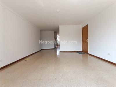 Apartamento de 3 alcobas en venta en Laureles, Medellín, 130 m² · foto 3 de 14