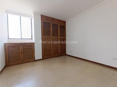 Apartamento de 3 alcobas en venta en Laureles, Medellín, 130 m² · foto 5 de 14
