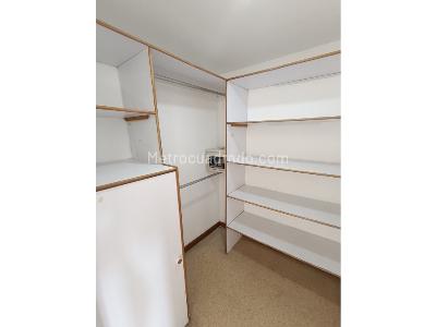 Apartamento de 3 alcobas en venta en Laureles, Medellín, 130 m² · foto 6 de 14