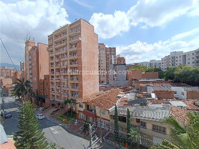 Apartamento de 3 alcobas en venta en Laureles, Medellín, 130 m² · foto 13 de 14
