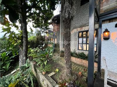 Casa de 3 alcobas en venta en El Chingui, Envigado, 540 m² · foto 2 de 20