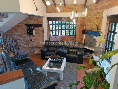 Casa de 3 alcobas en venta en El Chingui, Envigado, 540 m² · foto 8 de 20