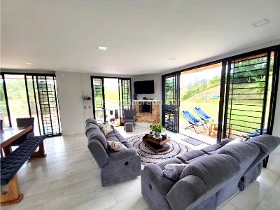 Casa de 4 alcobas en venta en Vereda San Luis, Rionegro, 360 m² · foto 4 de 10