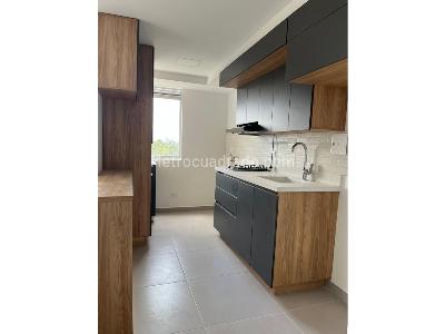 Apartamento de 3 alcobas en venta en La Inmaculada, Rionegro, 56 m² · foto 2 de 14