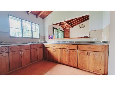 Casa de 5 alcobas en venta en Zona E, Rionegro, 380 m² · foto 8 de 20