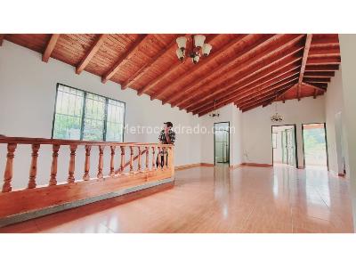 Casa de 5 alcobas en venta en Zona E, Rionegro, 380 m² · foto 10 de 20