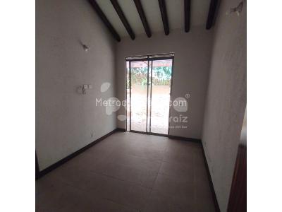 Casa de 4 alcobas en venta en Loma De Las Brujas, Envigado, 260 m² · foto 9 de 20