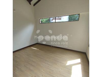 Casa de 4 alcobas en venta en Loma De Las Brujas, Envigado, 260 m² · foto 11 de 20