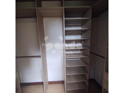 Casa de 4 alcobas en venta en Loma De Las Brujas, Envigado, 260 m² · foto 13 de 20