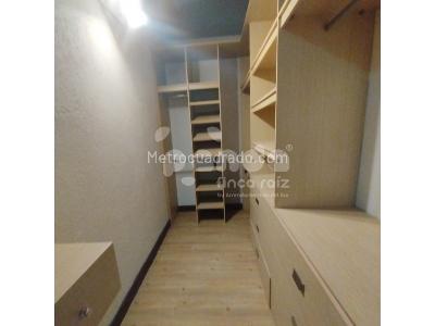Casa de 4 alcobas en venta en Loma De Las Brujas, Envigado, 260 m² · foto 16 de 20