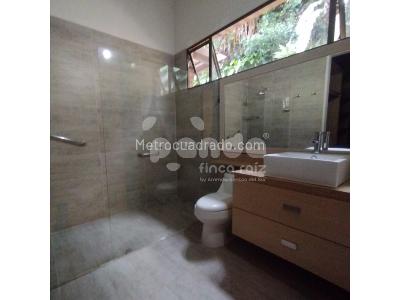 Casa de 4 alcobas en venta en Loma De Las Brujas, Envigado, 260 m² · foto 19 de 20