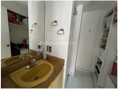 Apartamento de 3 alcobas en venta en El Poblado, Medellín, 246 m² · foto 5 de 18