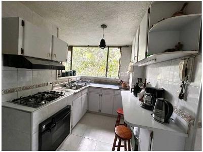 Apartamento de 3 alcobas en venta en El Poblado, Medellín, 246 m² · foto 14 de 18