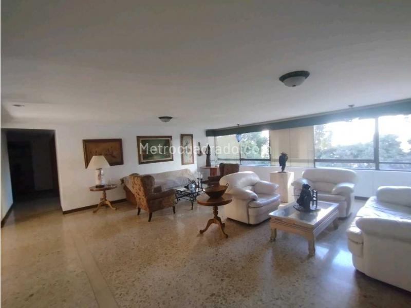 3BR Apartment in Poblado (236 m²) - 2