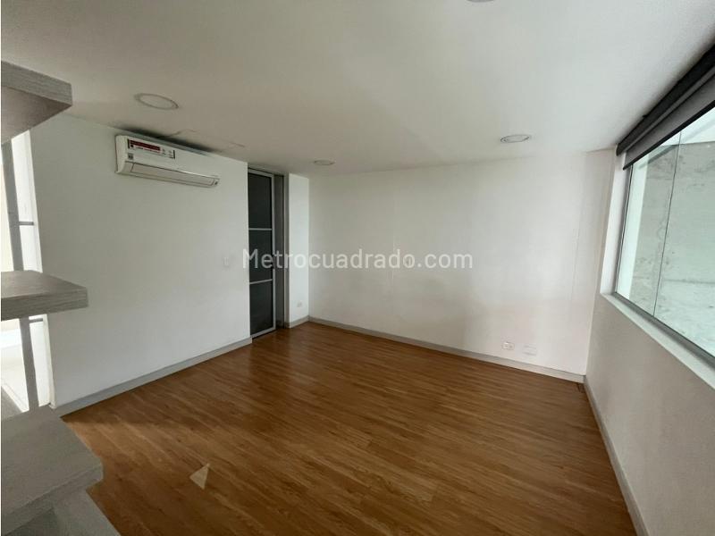 Stunning 3BR Duplex in La Loma Del Indio - 4