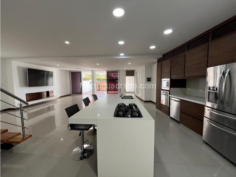 4BR House in Los Colegios (360 m²) - 2