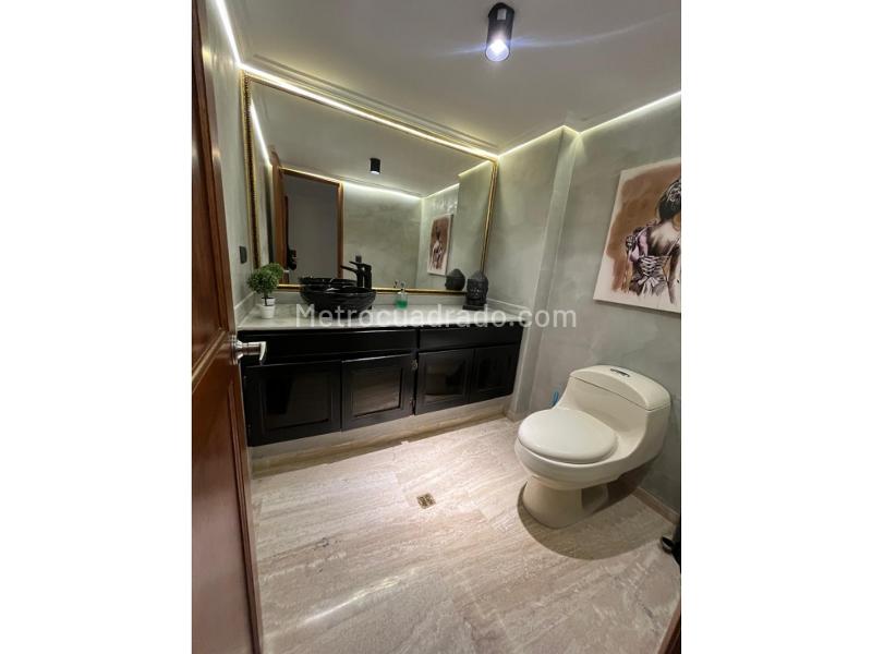 Apartamento Amplio de 4 Alcobas con Amenidades en El Poblado - 5