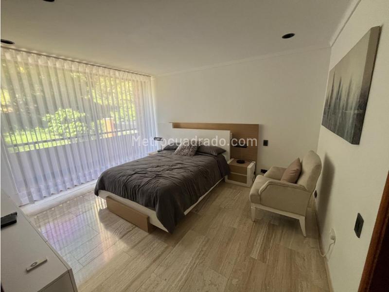 Apartamento Amplio de 4 Alcobas con Amenidades en El Poblado - 9