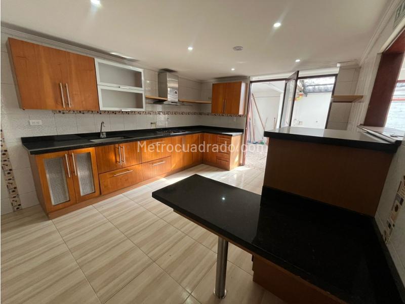 Casa en Arriendo, Villagrande, Envigado - 2