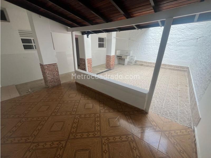 Local Comercial en Arriendo, Laureles, Medellín - Vista 2