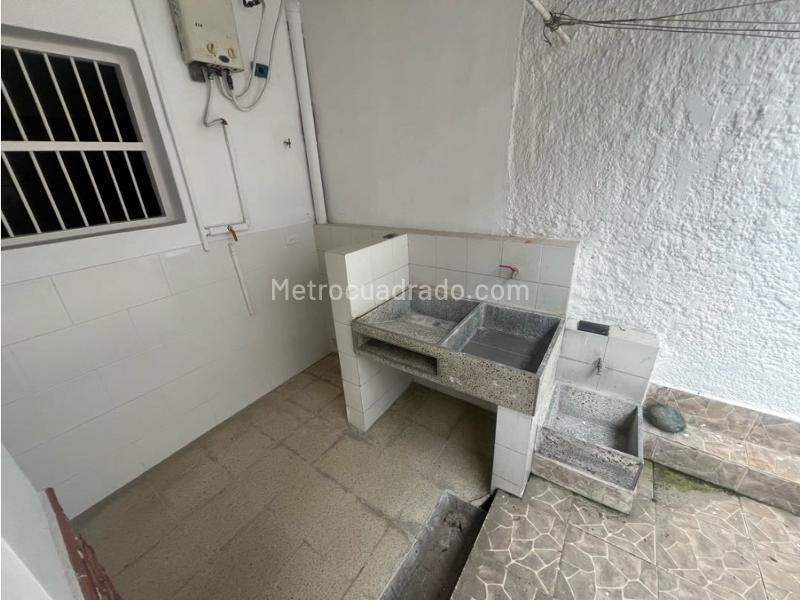 Local Comercial en Arriendo, Laureles, Medellín - Más