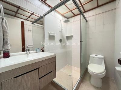 Casa de 4 alcobas en venta en El Tesoro, Medellín, 270 m² · foto 7 de 20