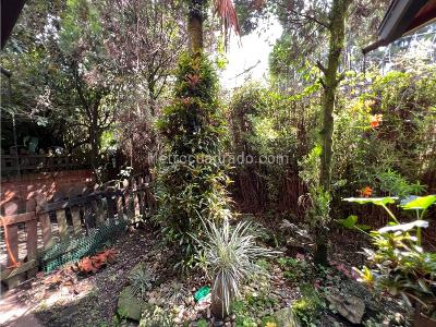 Casa de 4 alcobas en venta en El Tesoro, Medellín, 270 m² · foto 8 de 20