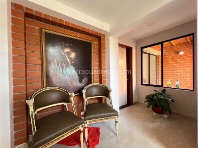 Casa de 4 alcobas en venta en El Tesoro, Medellín, 270 m² · foto 10 de 20