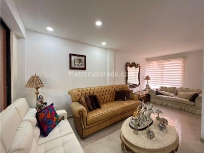 Casa de 4 alcobas en venta en El Tesoro, Medellín, 270 m² · foto 14 de 20