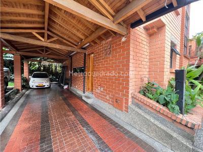 Casa de 4 alcobas en venta en El Tesoro, Medellín, 270 m² · foto 15 de 20