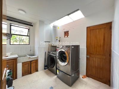 Casa de 4 alcobas en venta en El Tesoro, Medellín, 270 m² · foto 17 de 20