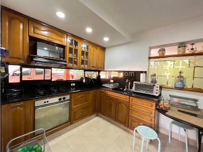 Casa de 4 alcobas en venta en El Tesoro, Medellín, 270 m² · foto 18 de 20