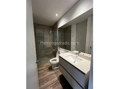 Apartamento en arriendo en Poblado, Medellín · foto 8 de 18