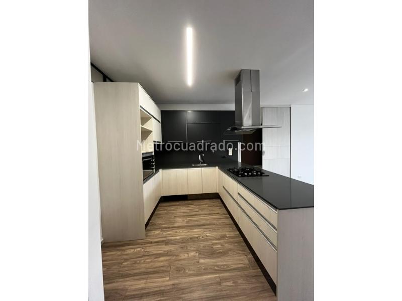 Beautiful 2BR Apartment in Poblado - 2