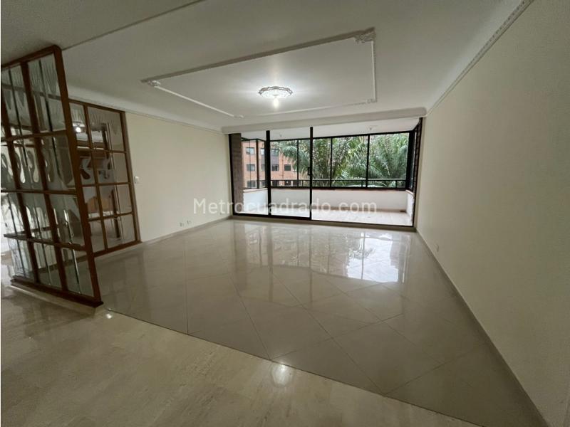 5BR Apartment in Milla De Oro (260 m²)