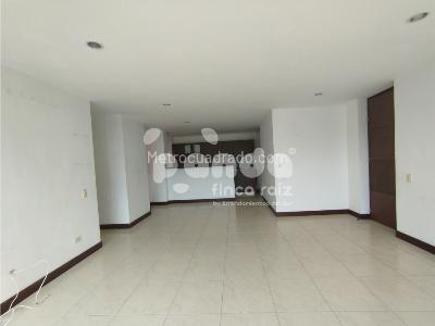 Apartamento de 3 alcobas en arriendo en Altos Del Escobero, Envigado, 100 m² · foto 2 de 13