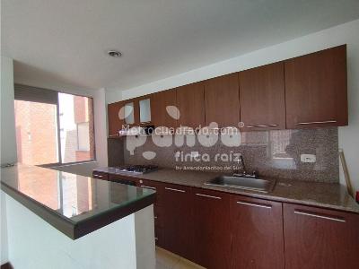 Apartamento de 3 alcobas en arriendo en Altos Del Escobero, Envigado, 100 m² · foto 4 de 13