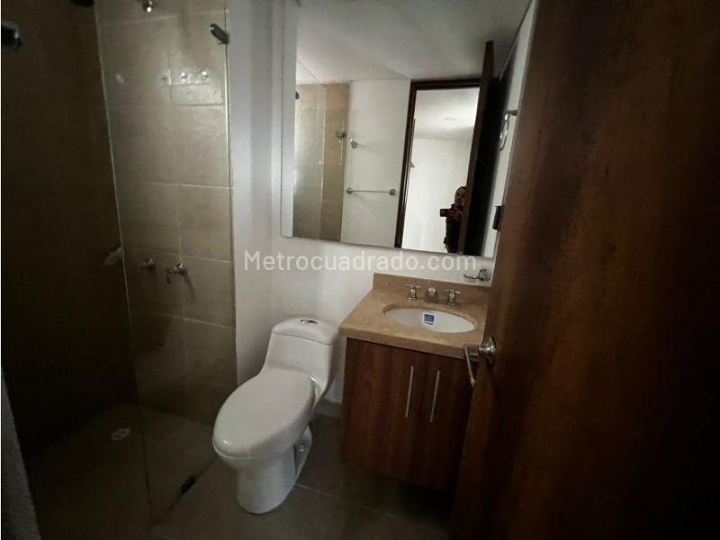 1BR Apartment in San Antonio (60 m²)