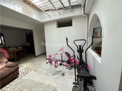 Casa en venta en San Gabriel, Itagüí · foto 3 de 12
