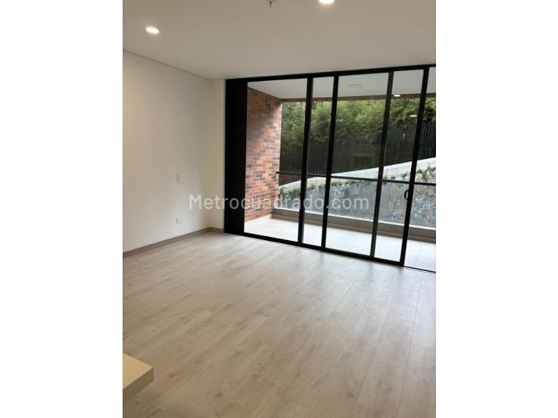 Quiet 1-Bedroom Apartment with Private Garage in La Fe - 3