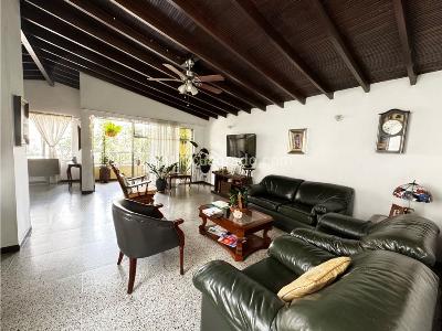 Casa de 4 alcobas en venta en San Marcos, Envigado, 282 m² · foto 2 de 20