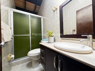 Casa de 4 alcobas en venta en San Marcos, Envigado, 282 m² · foto 13 de 20