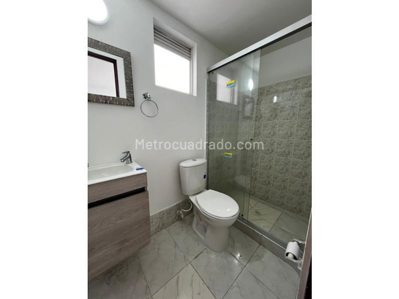 Apartamento Cómodo de 2 Alcobas con Parqueadero en La Loma del Indio - 5