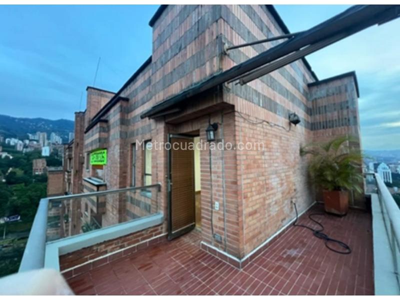 Apartamento Amplio de 3 Alcobas en Milla de Oro - 2
