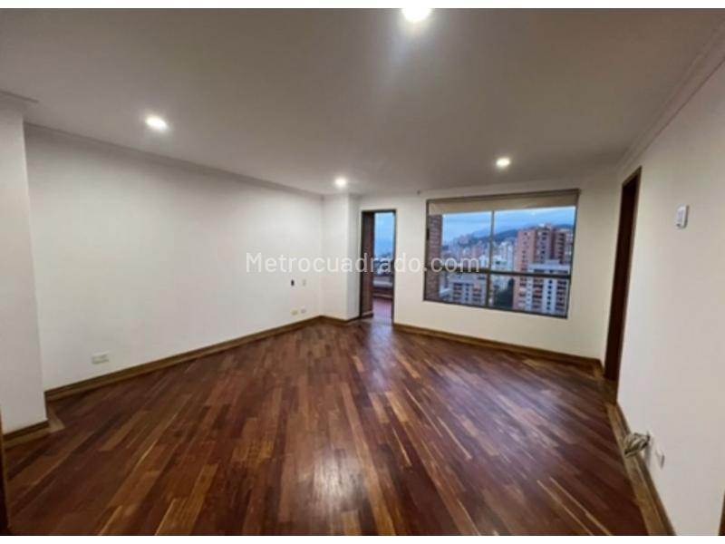 Apartamento Amplio de 3 Alcobas en Milla de Oro - 8