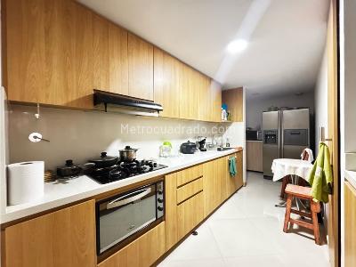 Apartamento de 3 alcobas en venta en Las Orquideas, Envigado, 122 m² · foto 2 de 17
