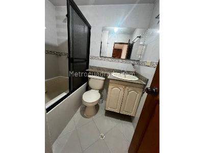 Apartamento en arriendo en Laureles, Medellín · foto 4 de 13