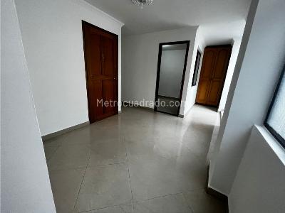 Apartamento en arriendo en Laureles, Medellín · foto 5 de 13