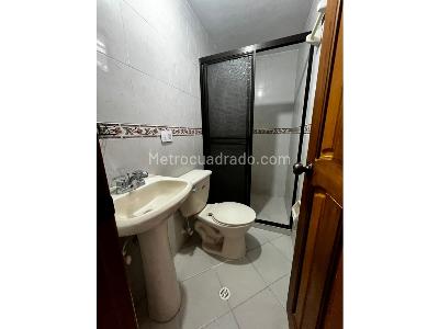 Apartamento en arriendo en Laureles, Medellín · foto 7 de 13